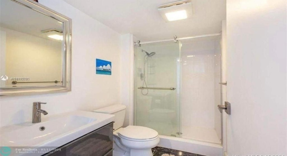 2nd Bathroom
