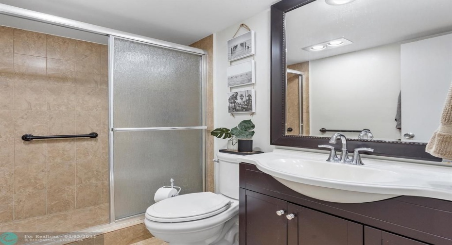 Guest Bathroom located between the guest bedrooms