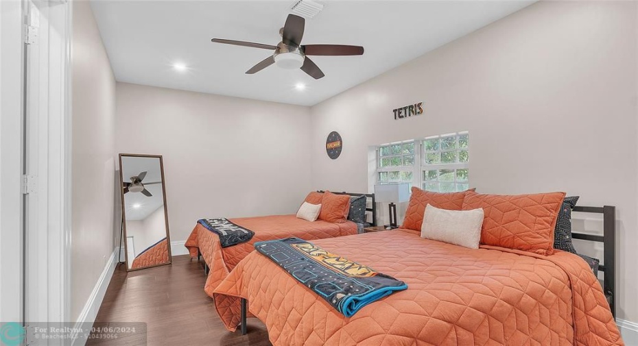 guest house bedroom 1