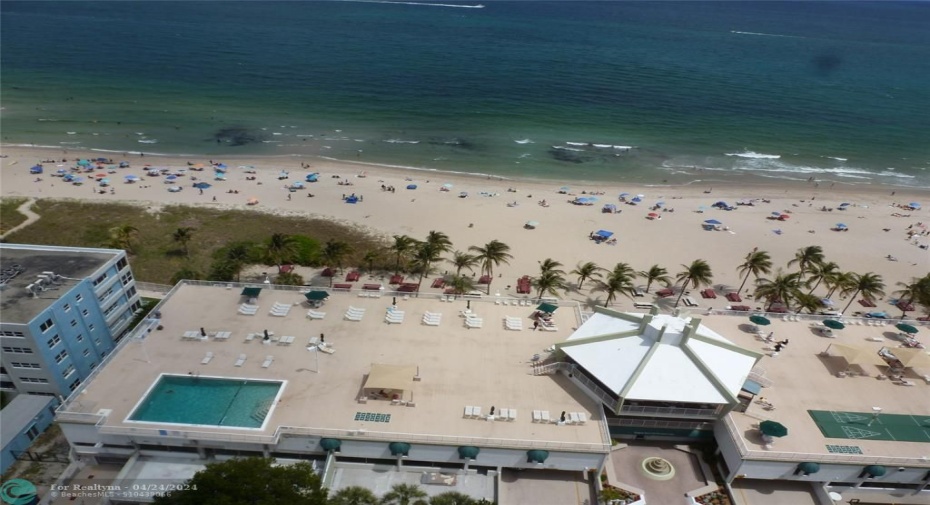 Beach Club beach