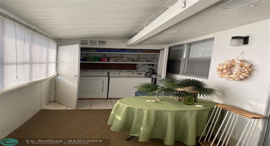Porch w/Full Size Washing Machine & Dryer