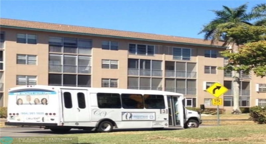 Daily Courtesy Community Shuttle Bus