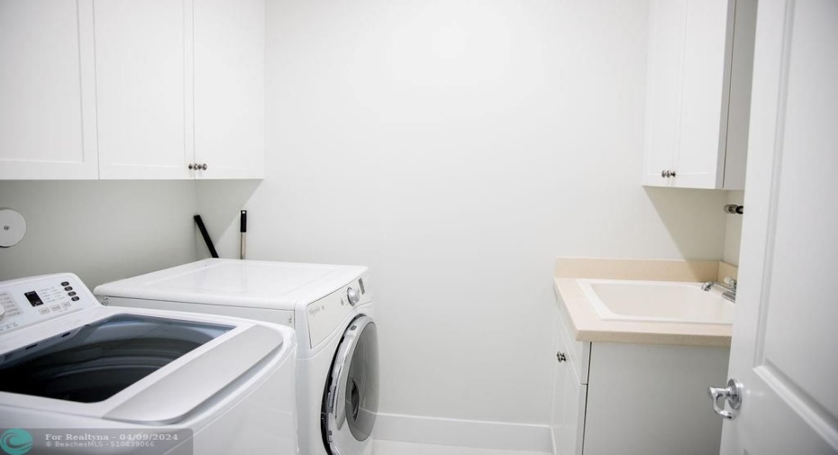 New Laundry Room 2023