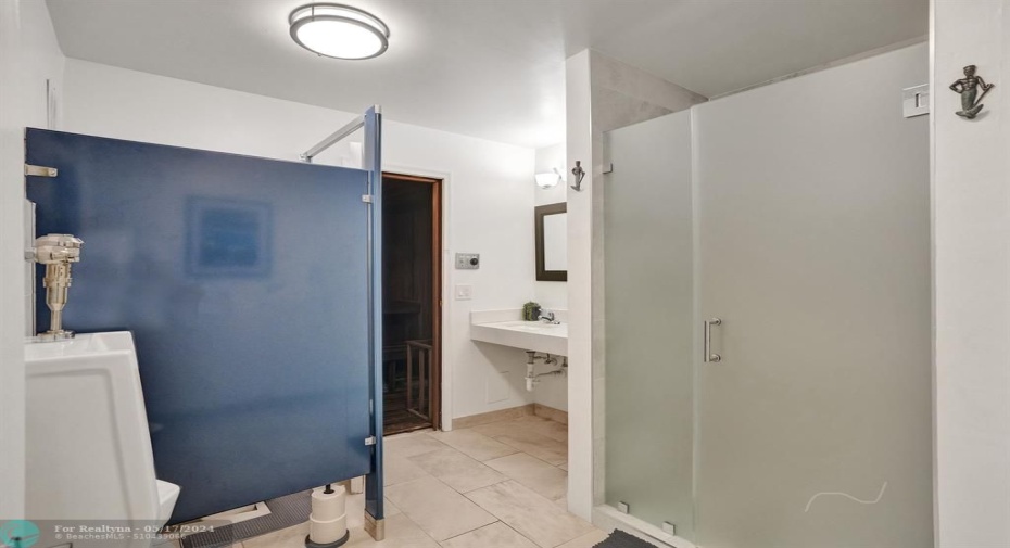 Clubhouse mens bathroom
