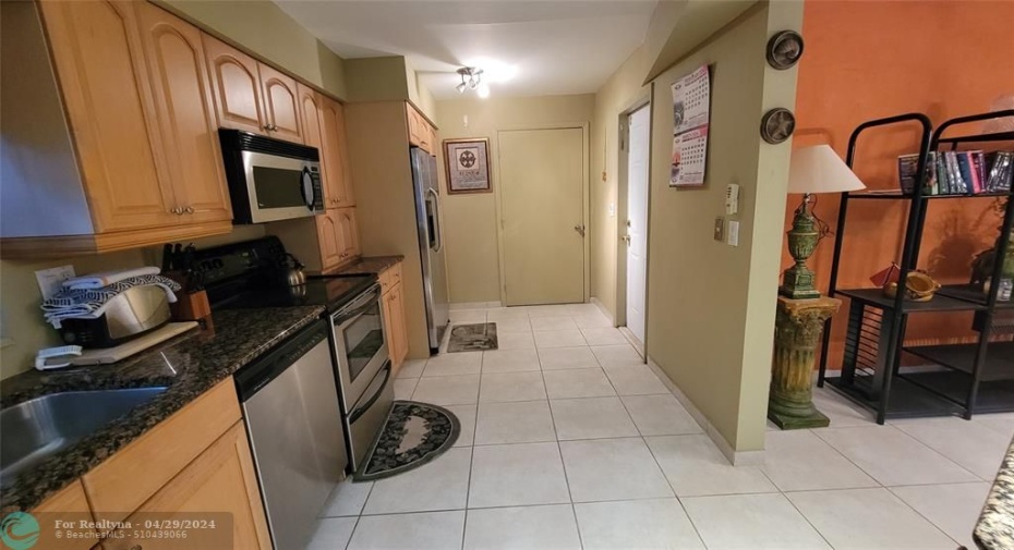 KITCHEN TO UTILITY ROOM