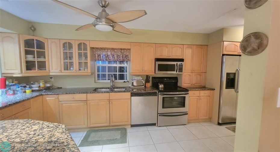 KITCHEN