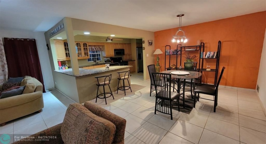 DINING/KITCHEN