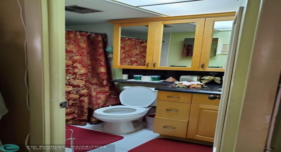Common Bath