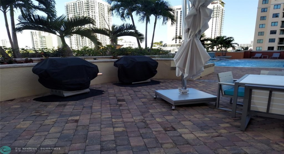 BBQ AT POOL