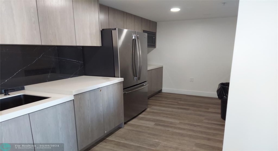 PM ROOM KITCHEN AREA