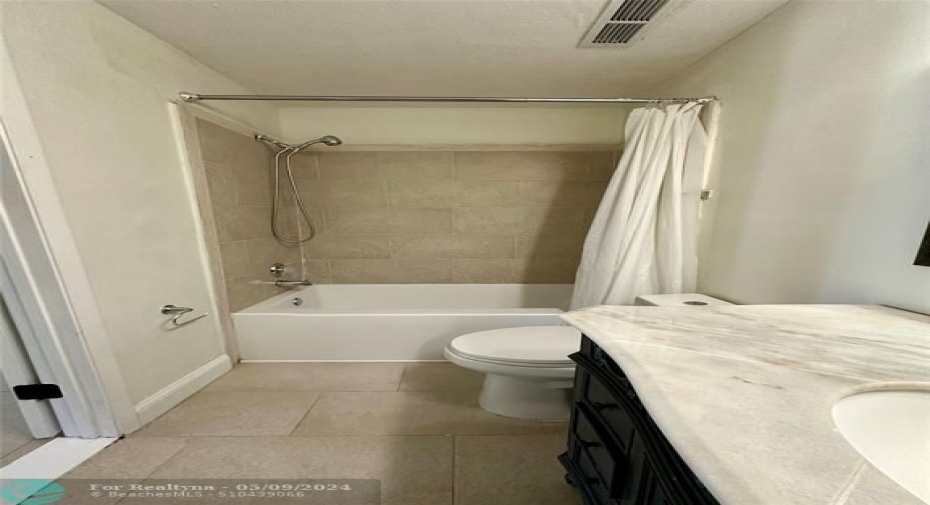 Combo tub/ shower