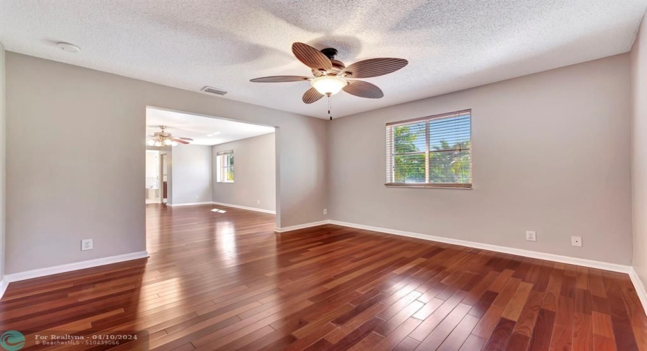 Large sitting room/den adjoining main bedroom.