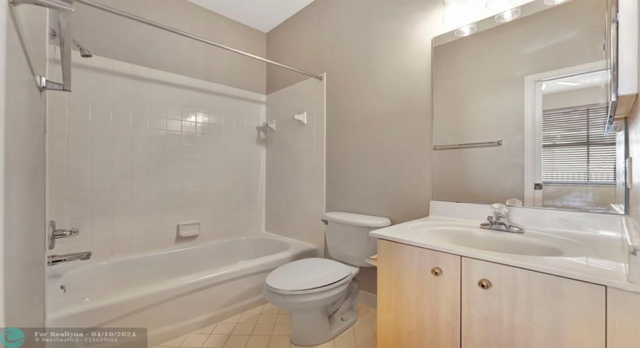 1st floor full bathroom