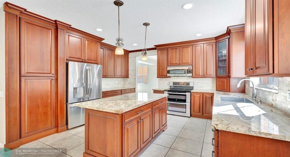 Pull out drawers, center island, garage to store appliances
