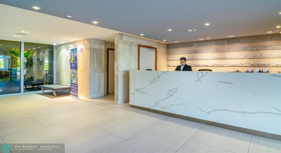 24/7 Front Desk
