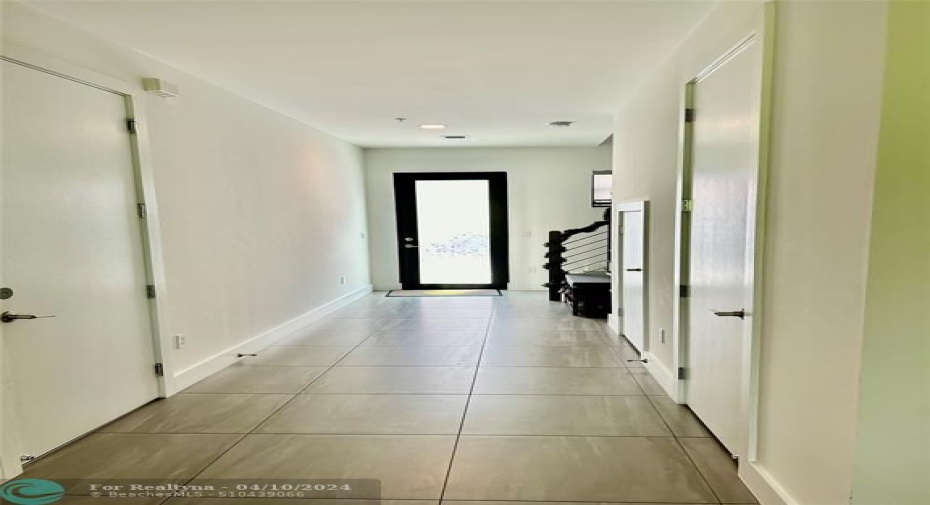 9.5 Foot Ceilings
