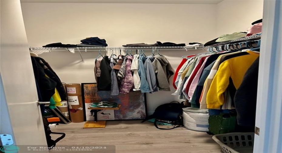 Walking Closet