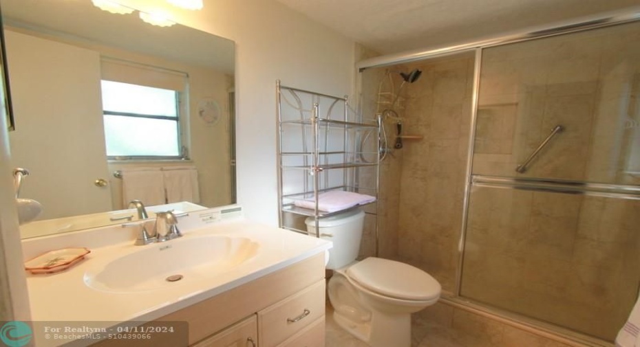 Master Bathroom has a Window