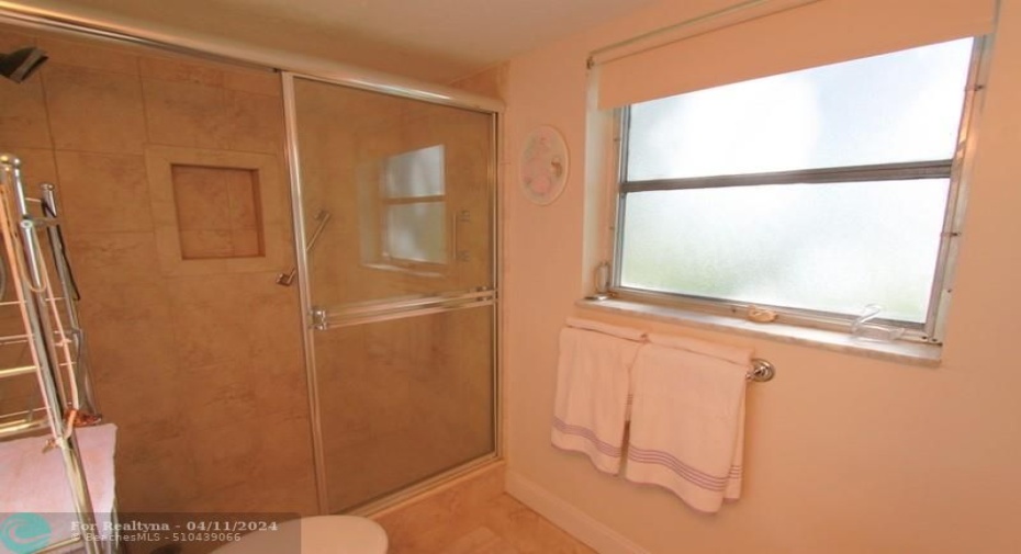 Master Bathroom has a Window