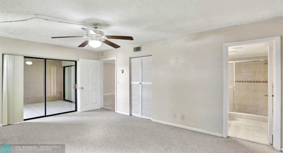 MAIN BDRM: 15 x 10'11