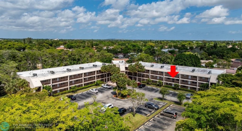 SINGLE BUILDING CONDOMINIUM