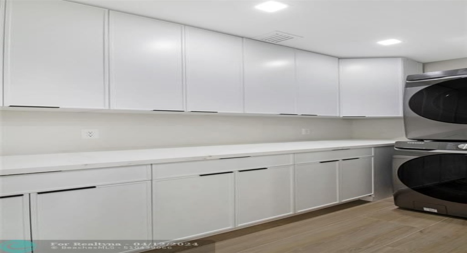 Butler's pantry and laundry