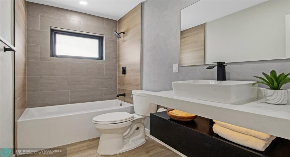 2nd Bathroom