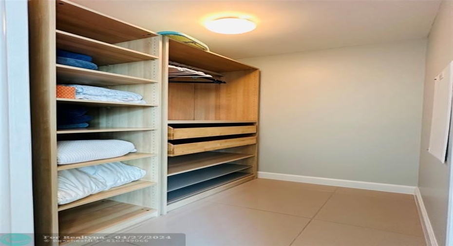 Walk in closet