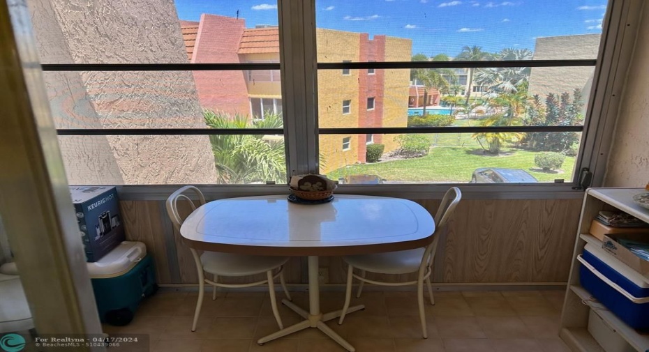 SECOND ENCLOSED PATIO COULD BE A CRAFT ROOM OR GUESS ROOM.