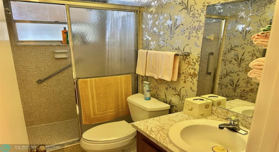 MAIN BATHROOM.