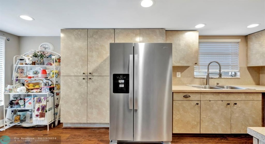 Lots of cabinet space
