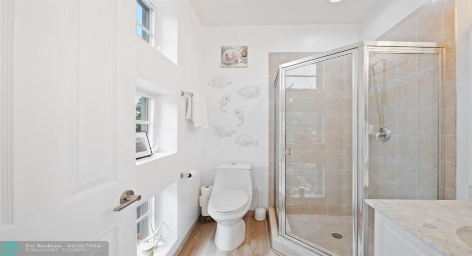 Upstairs  bathroom in bedroom/office no. 2