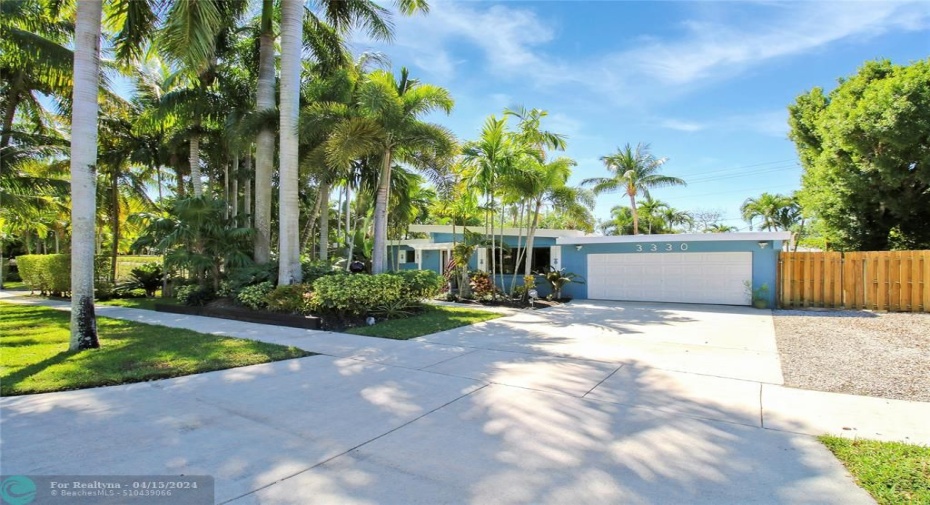 Key West inspired home in Riverland Village, one of a kind Concrete Structure with Cast Concrete Roof!
