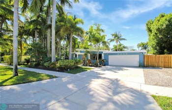 Key West inspired home in Riverland Village, one of a kind Concrete Structure with Cast Concrete Roof!