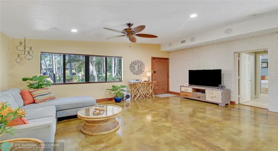 Looking across the living area you see the VIP guest entry that has an onsuite full bath, and seperate door to pool.