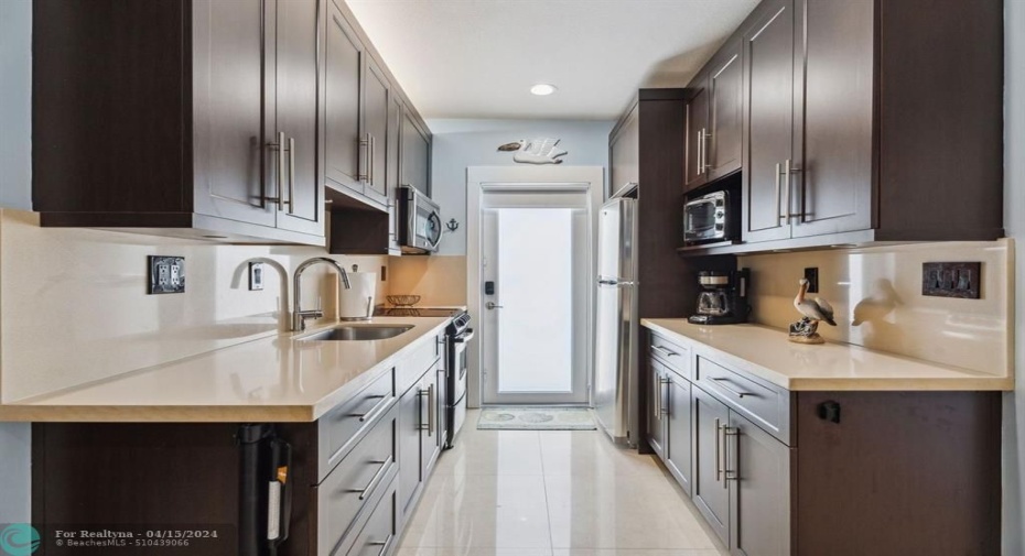 Fully upgrade large kitchen