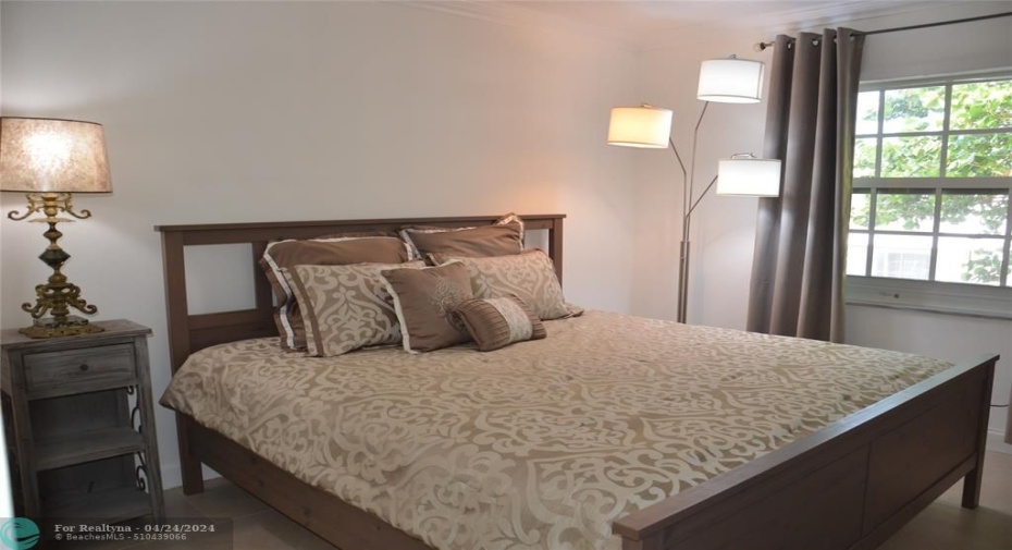 Guest Bedroom or 2nd Bedroom