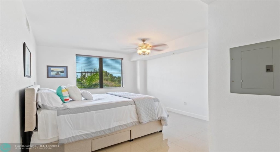 Master Suite Bright - Open - SpaciousS P A C I O U S