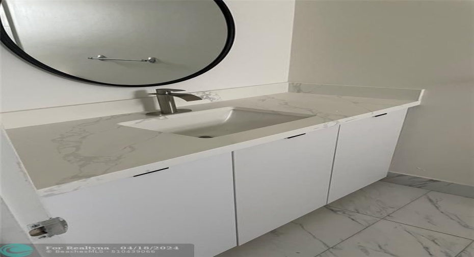 MSTR BATHRM VANITY