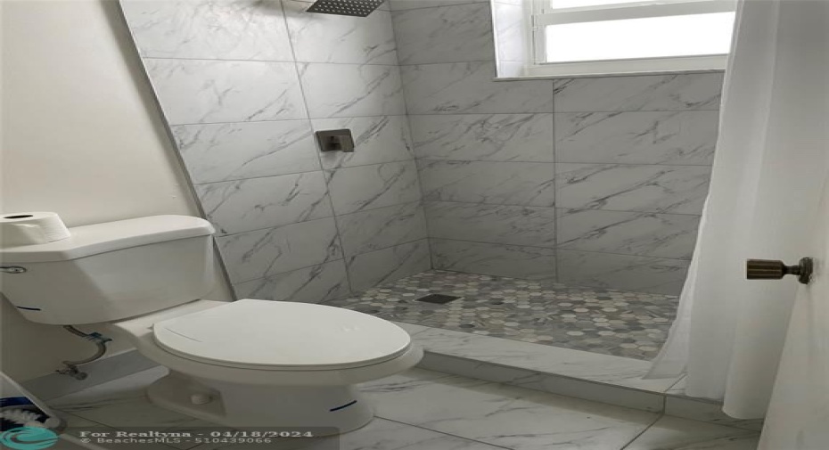 MSTR BATHRM SHOWER