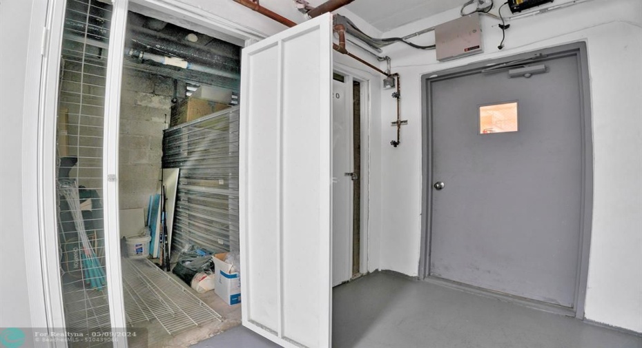Storage unit