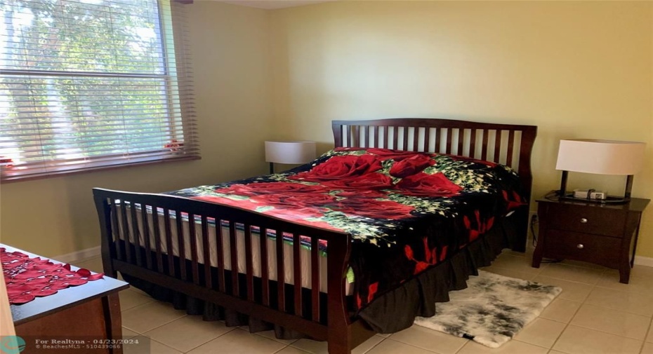 2nd bedroom