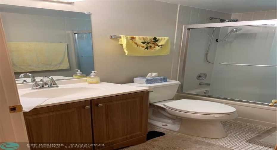 2nd bathroom