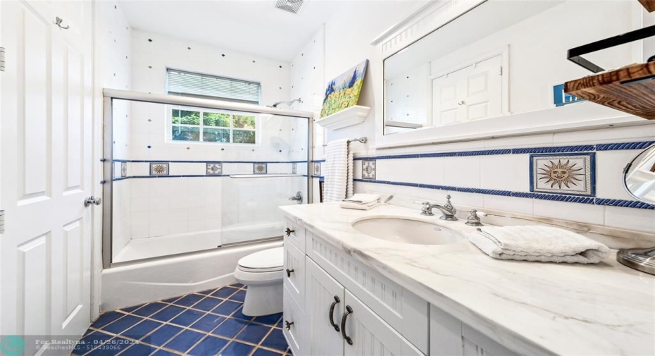2nd Floor Bathroom