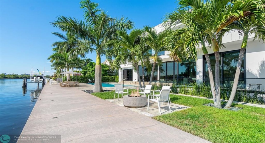 virtually staged backyard furniture 2