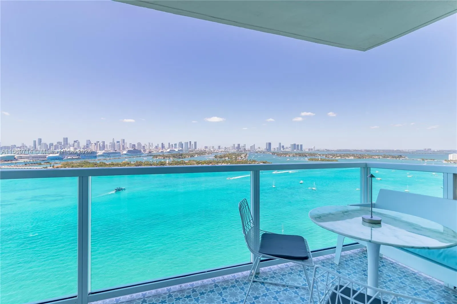 Endless Direct views of Biscayne Bay from every room