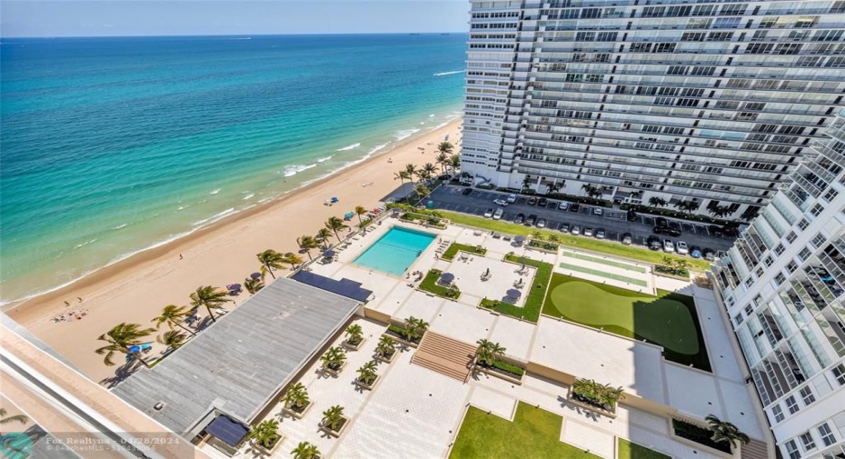 This Oceanfront Amenity Deck has it all!