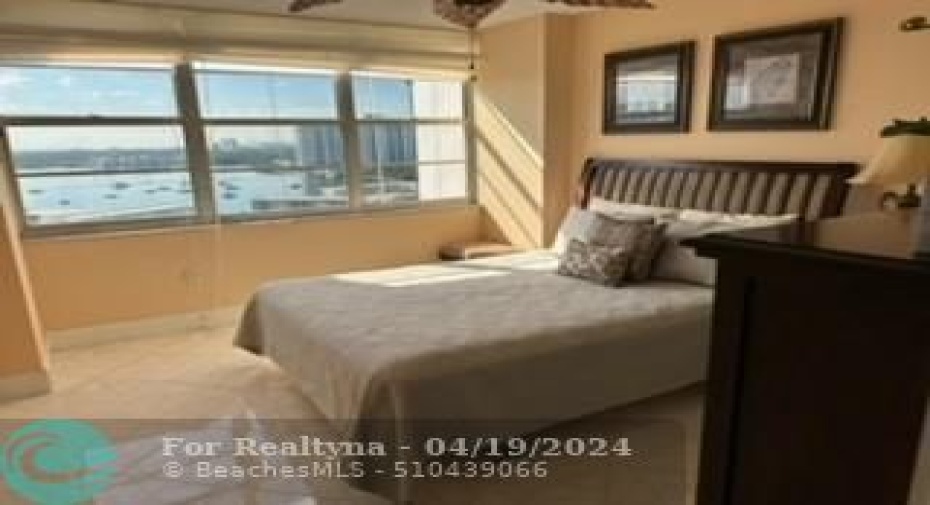 picture 1/2 guest BR