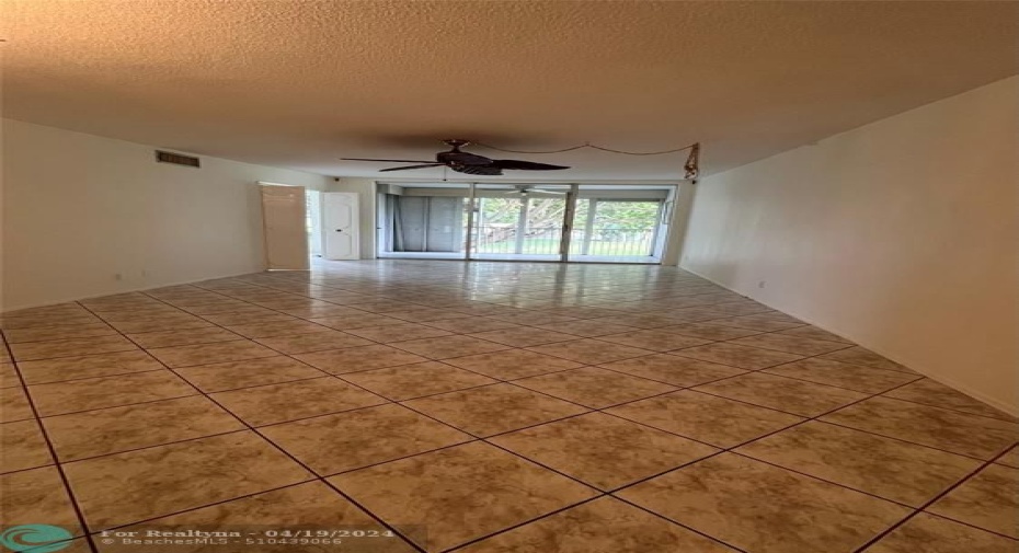 Dining / Living Room