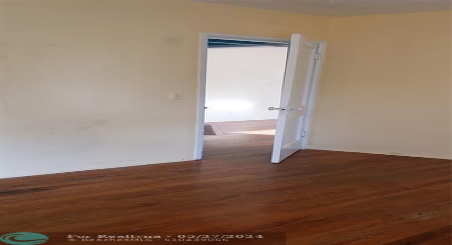 FRONT BEDROOM